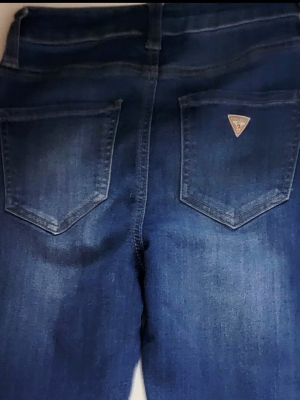 Guess woman’s Jeans in Medium Blue Wash